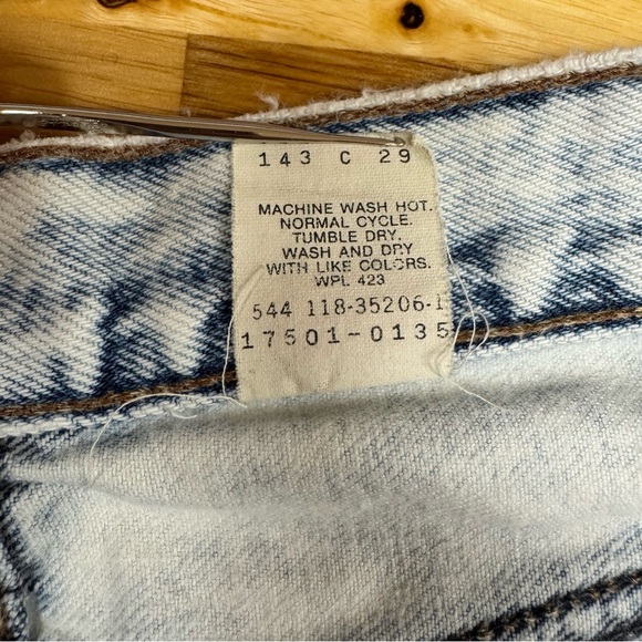 Vintage 1988 Levi’s 501 Buttonfly Acid Wash Distressed Women’s Jeans - Picture 12 of 16